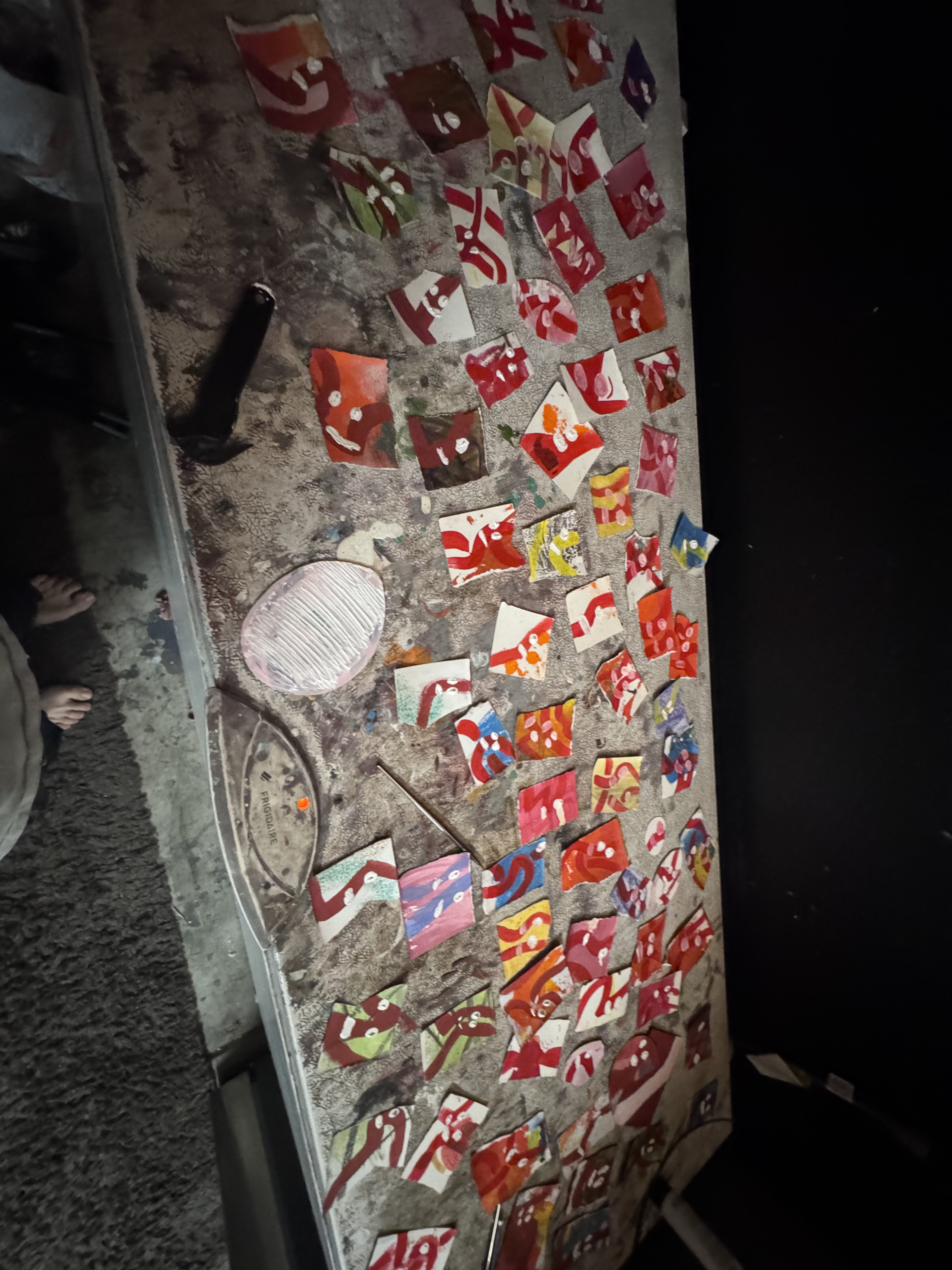 Faces Scattered